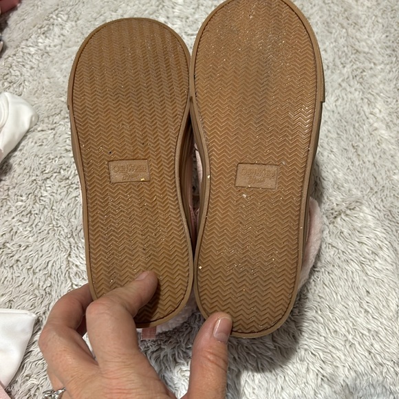 Carters 2m pale pink rubber sole furry nylon boot zipper entry worn once euc - Picture 5 of 8